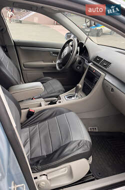 Седан Audi A4 2004 в 