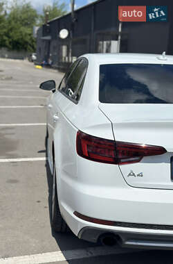 Седан Audi A4 2018 в 
