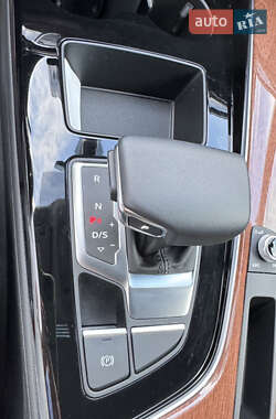 Седан Audi A4 2023 в 
