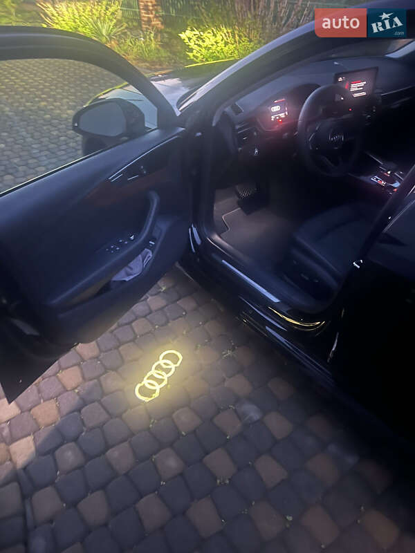 Седан Audi A4 2023 в Львове