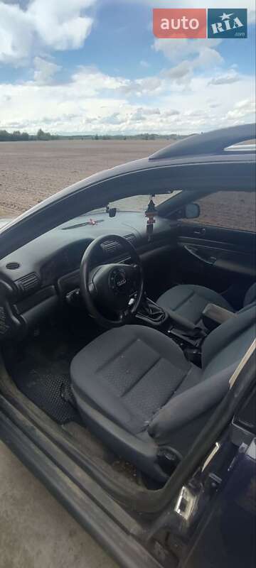 Універсал Audi A4 1996 в Жовкві