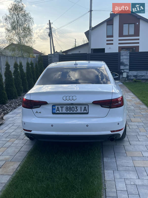 Седан Audi A4 2016 в Ивано-Франковске