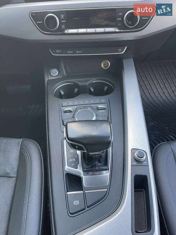 Седан Audi A4 2016 в Ивано-Франковске