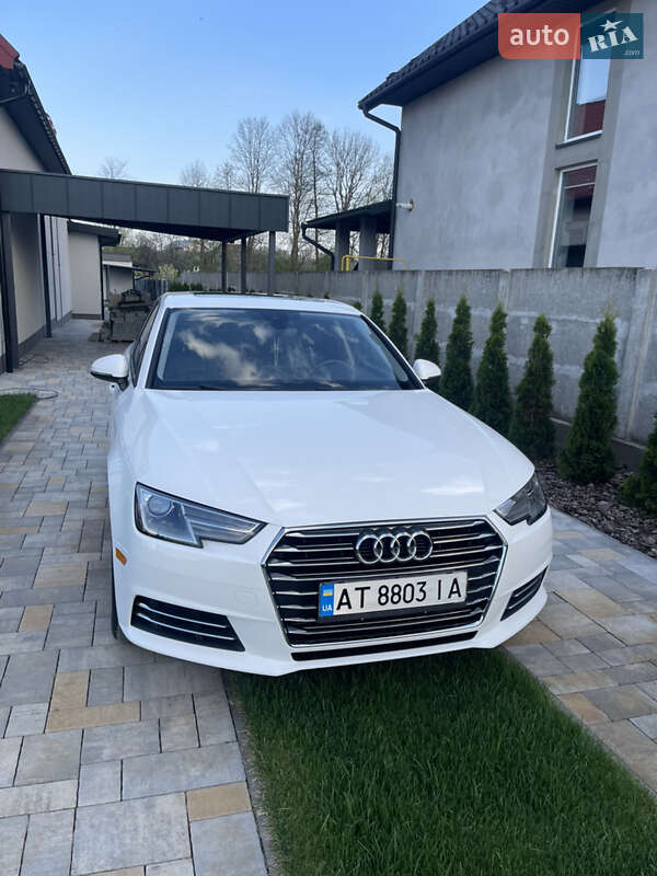 Седан Audi A4 2016 в Ивано-Франковске