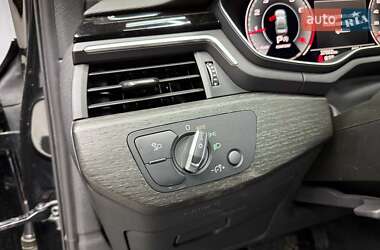 Седан Audi A4 2021 в 