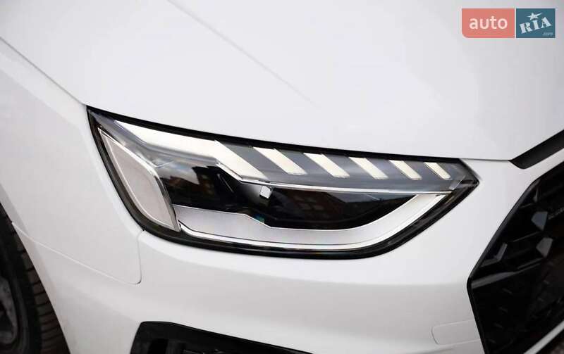 Седан Audi A4 2022 в Киеве