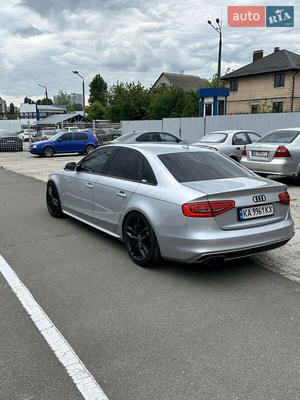 Седан Audi A4 2014 в Києві