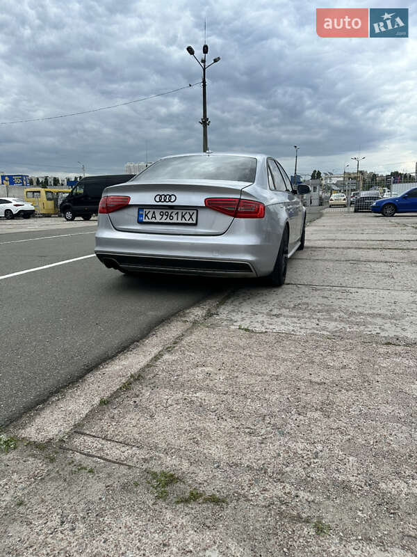 Седан Audi A4 2014 в Києві