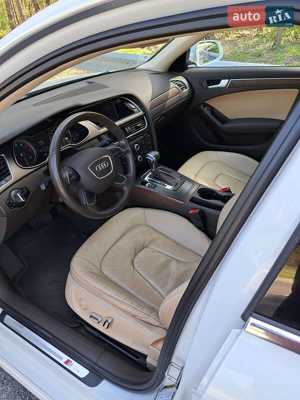 Седан Audi A4 2013 в Киеве