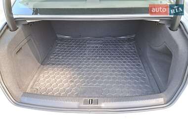 Седан Audi A4 2013 в 