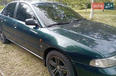 Седан Audi A4 1996 в Ужгороде