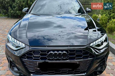 Седан Audi A4 2020 в 