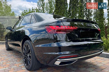 Седан Audi A4 2020 в 
