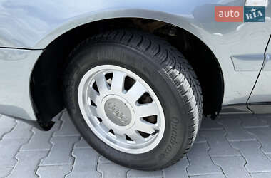 Седан Audi A4 2000 в 