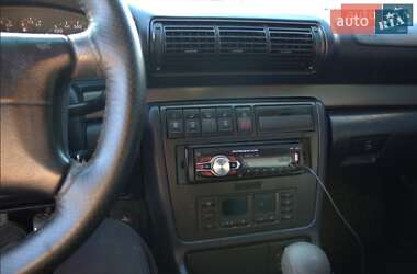 Седан Audi A4 1995 в 