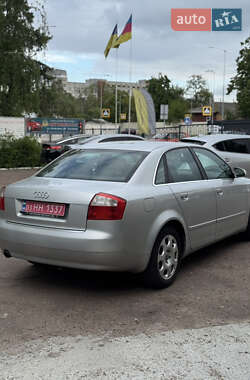 Седан Audi A4 2004 в 