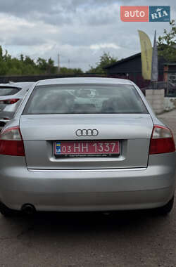 Седан Audi A4 2004 в 