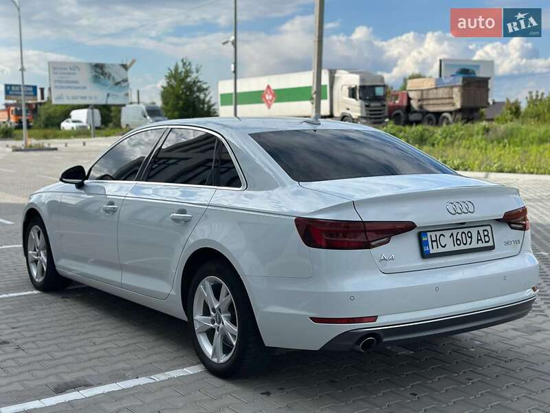 Седан Audi A4 2018 в Львове