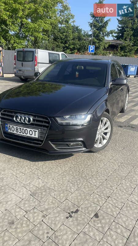 Универсал Audi A4 2012 в Ужгороде