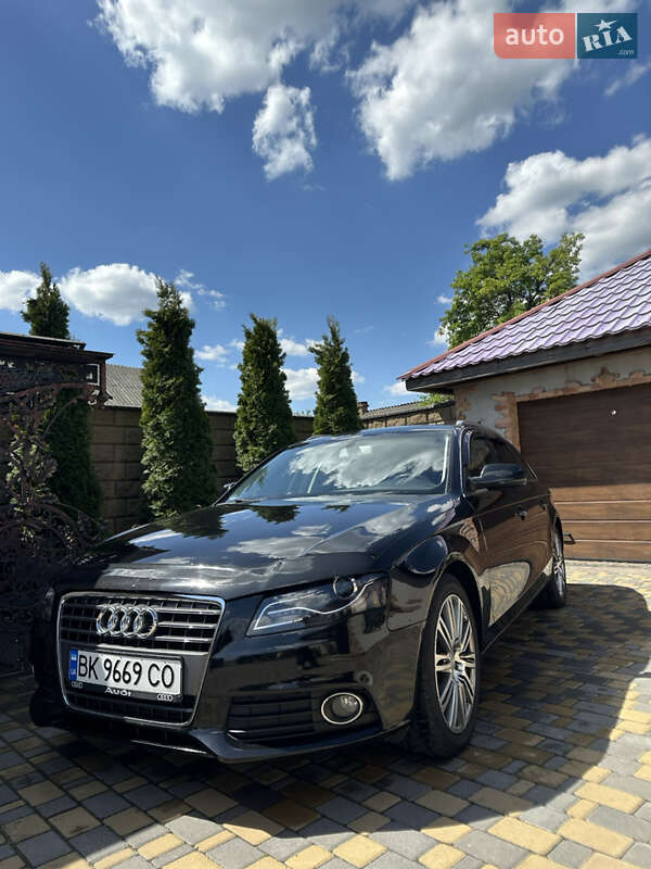 Универсал Audi A4 2009 в Вараше