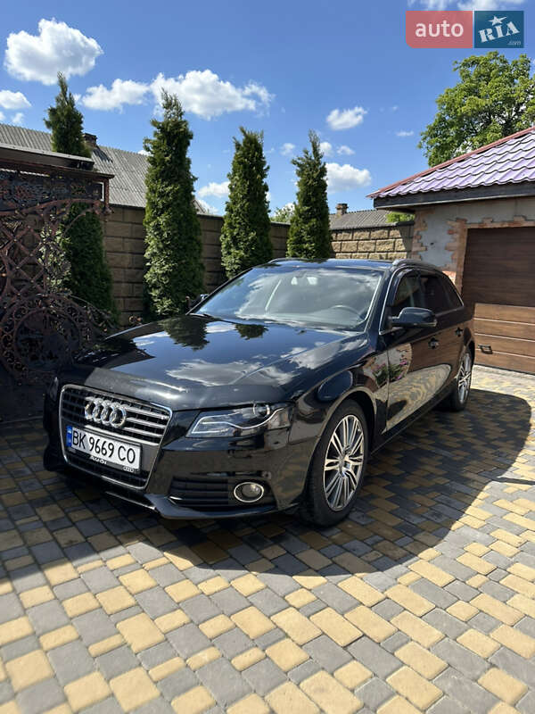 Универсал Audi A4 2009 в Вараше