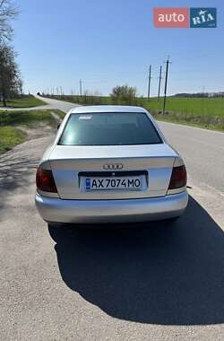 Седан Audi A4 1995 в 