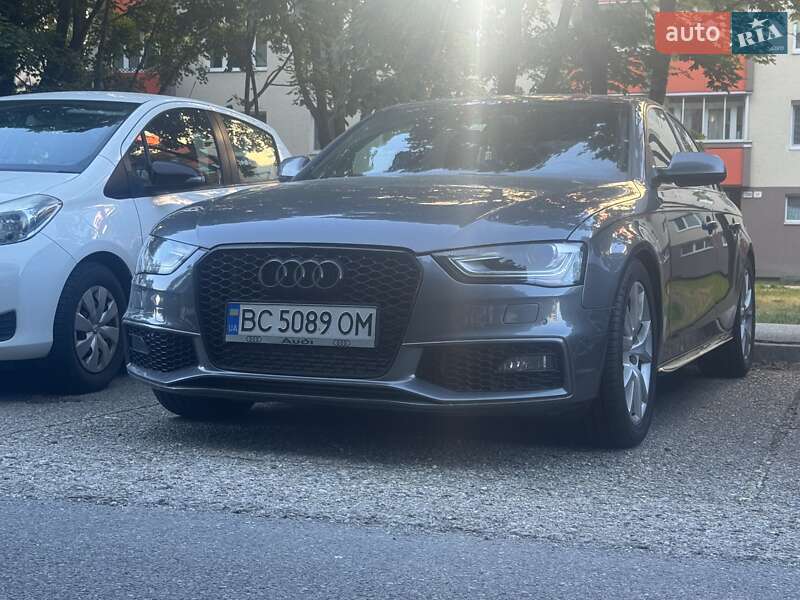 Седан Audi A4 2012 в Великом Березном