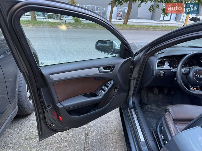 Седан Audi A4 2012 в Великом Березном
