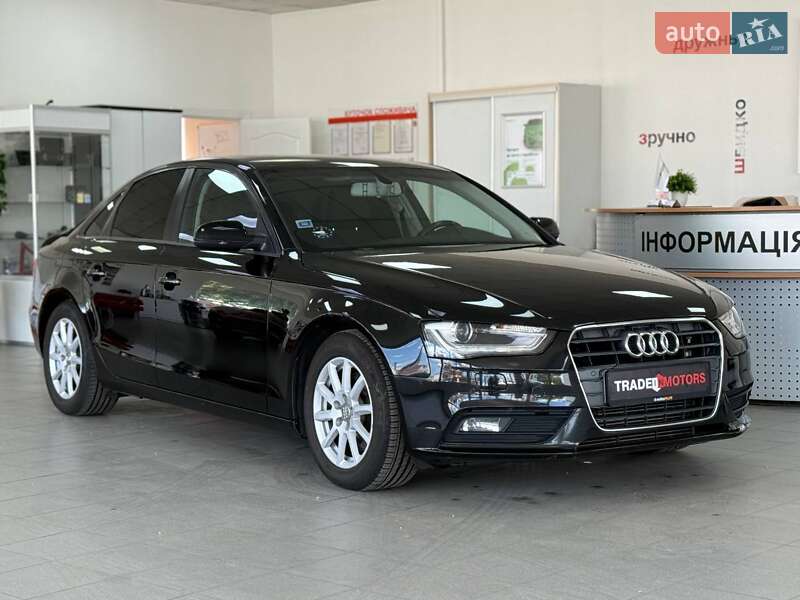 Седан Audi A4 2012 в 