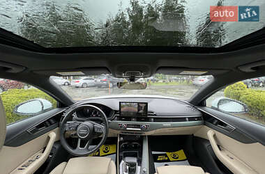 Седан Audi A4 2022 в 