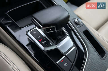 Седан Audi A4 2022 в 