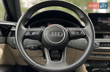 Седан Audi A4 2022 в 
