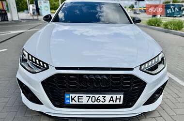 Седан Audi A4 2021 в 