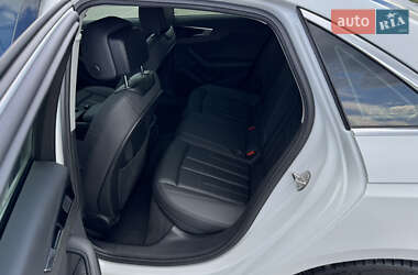 Седан Audi A4 2021 в 