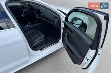Седан Audi A4 2021 в 