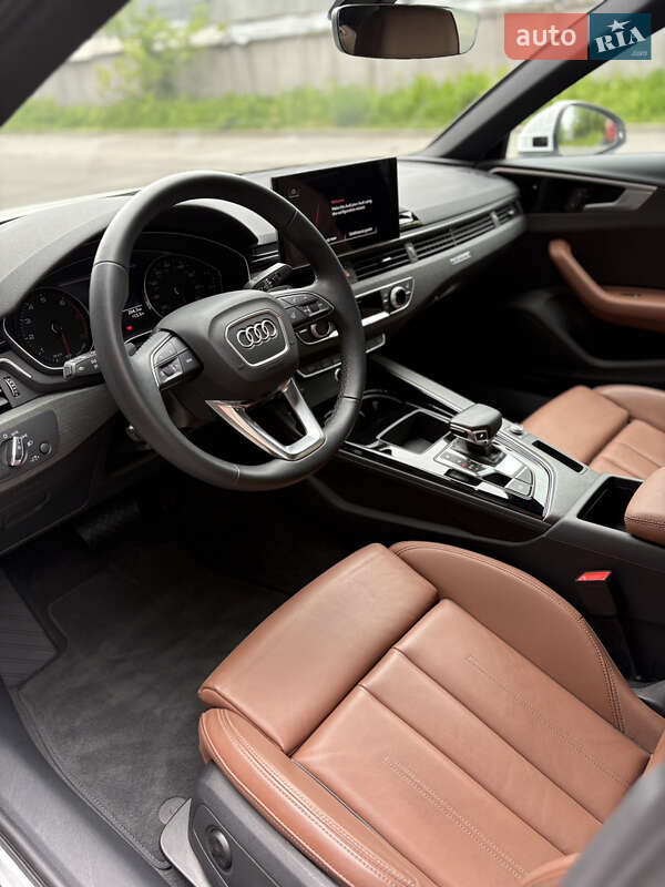 Седан Audi A4 2024 в Львові