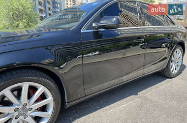 Седан Audi A4 2013 в 