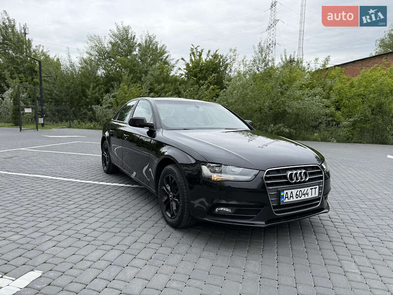 Седан Audi A4 2013 в Киеве