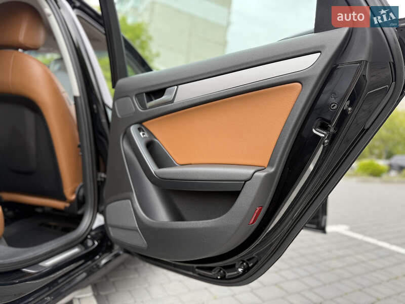Седан Audi A4 2013 в Киеве