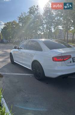 Седан Audi A4 2014 в 