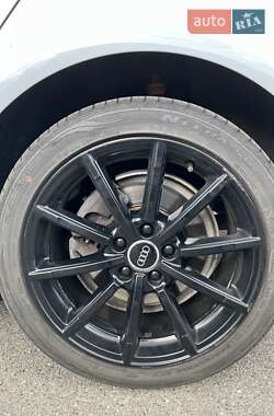 Седан Audi A4 2014 в 