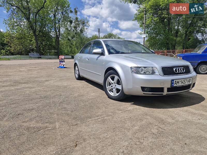 Седан Audi A4 2004 в Коростене