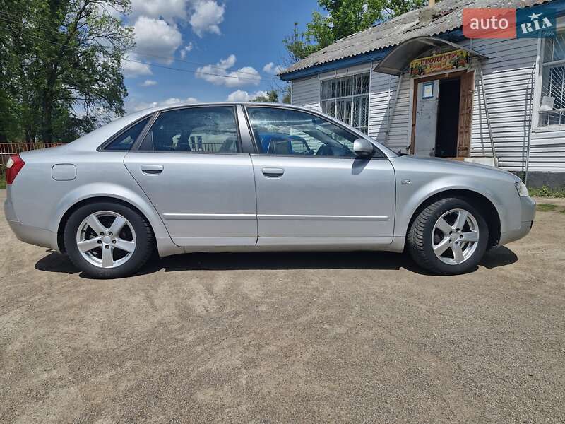 Седан Audi A4 2004 в Коростене