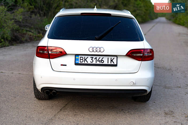 Универсал Audi A4 2012 в Новояворовске