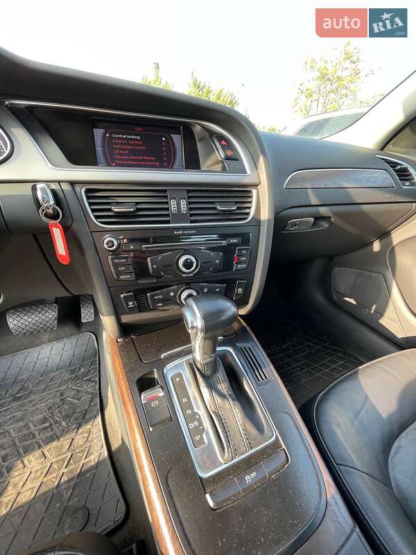 Седан Audi A4 2013 в Львові