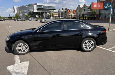 Седан Audi A4 2018 в Киеве