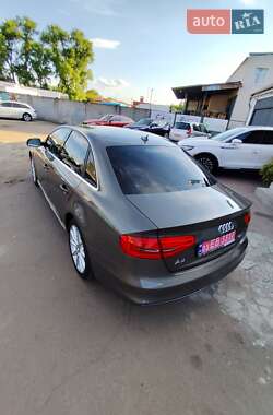 Седан Audi A4 2014 в 