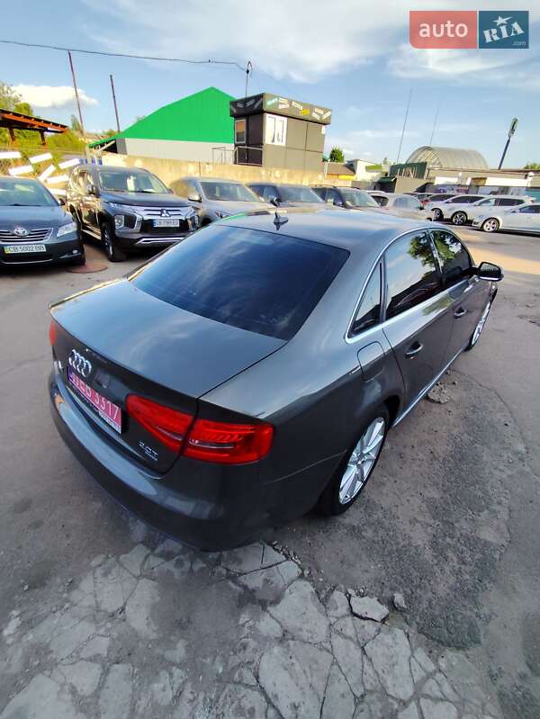 Седан Audi A4 2014 в Чернигове