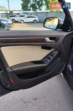 Седан Audi A4 2014 в 