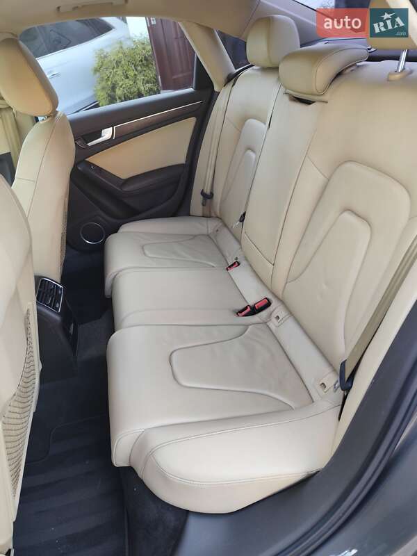 Седан Audi A4 2014 в Чернигове